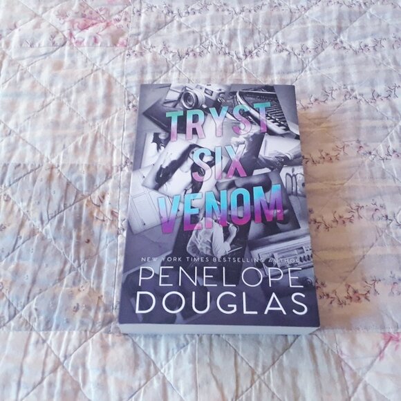 Tryst Six Venom / Penelope Douglas - Picture 1 of 5